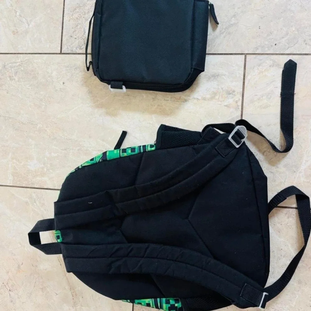 Minecraft creeper backpack
